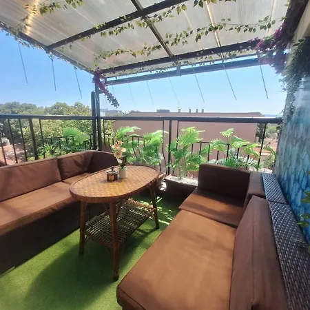 Lily Aparts شقة فارنا