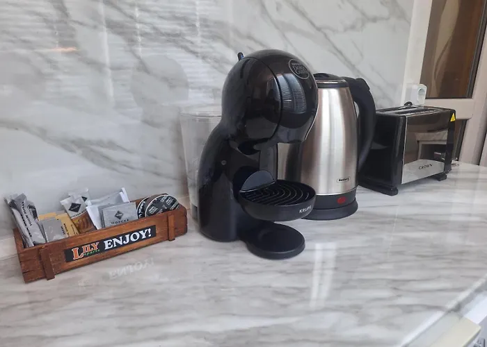 Lily Aparts فارنا