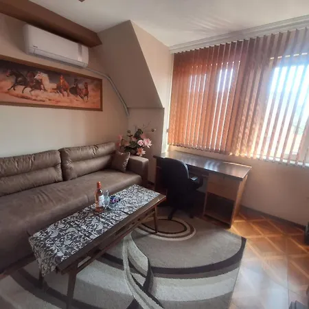 Lily Aparts Apartament *