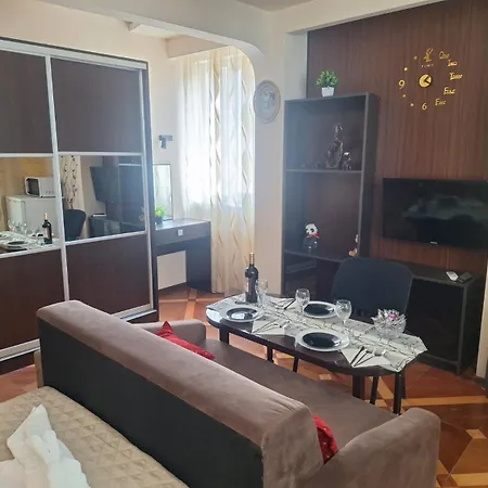 Apartament Lily Aparts *