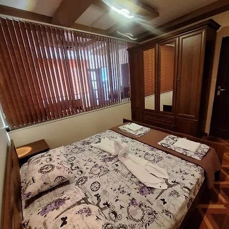 Apartament Lily Aparts